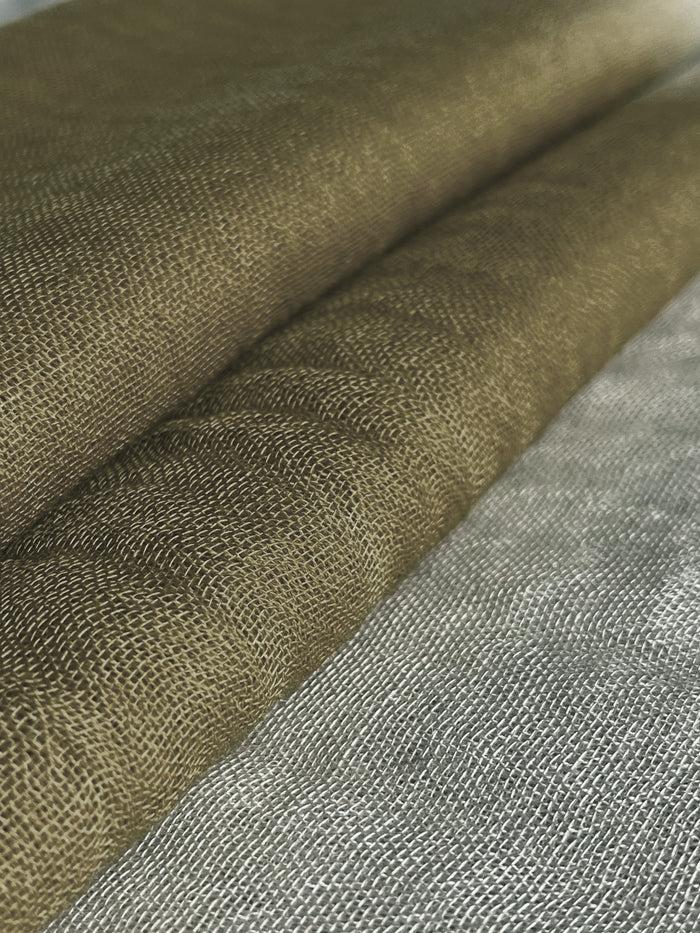 Denis Colomb Mustang Peacock Stole Light Grey + Oliver