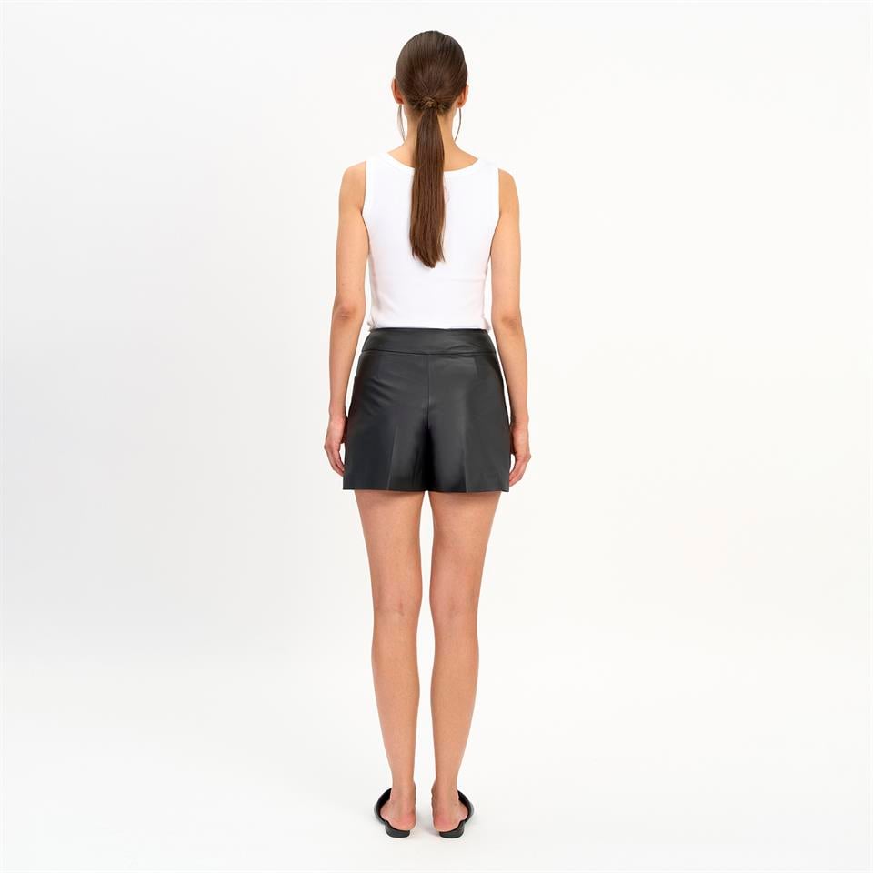 Desa 1972 K14515 | Leather Short