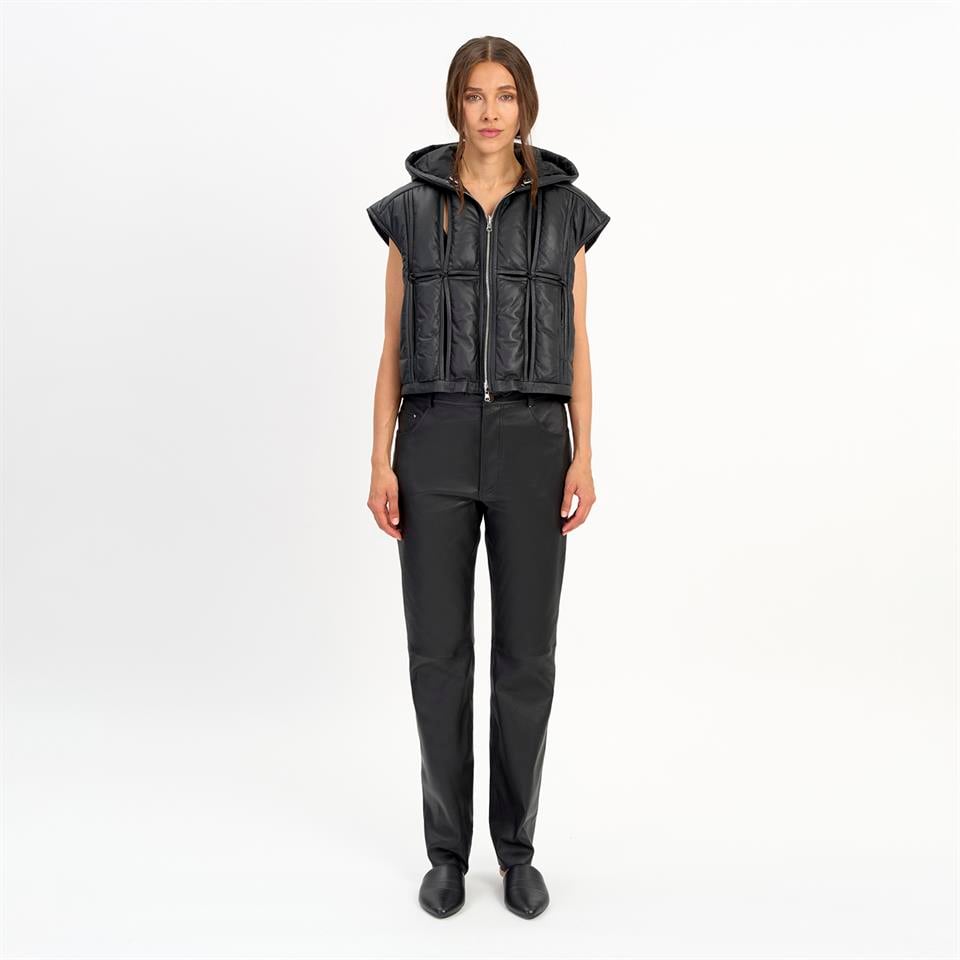 Desa 1972 K14526 | Leather Cut-Out Puffer Gilet