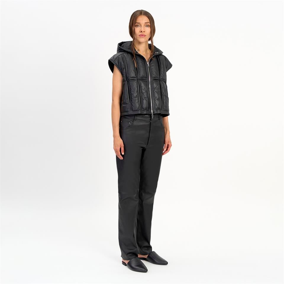 Desa 1972 K14526 | Leather Cut-Out Puffer Gilet