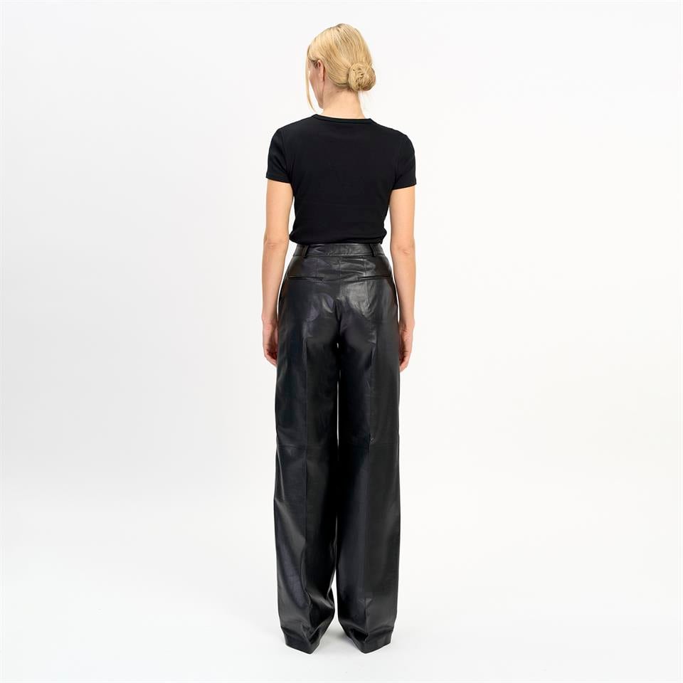 Desa 1972 K14442 | Leather Two-Pleated Wide Leg Pants