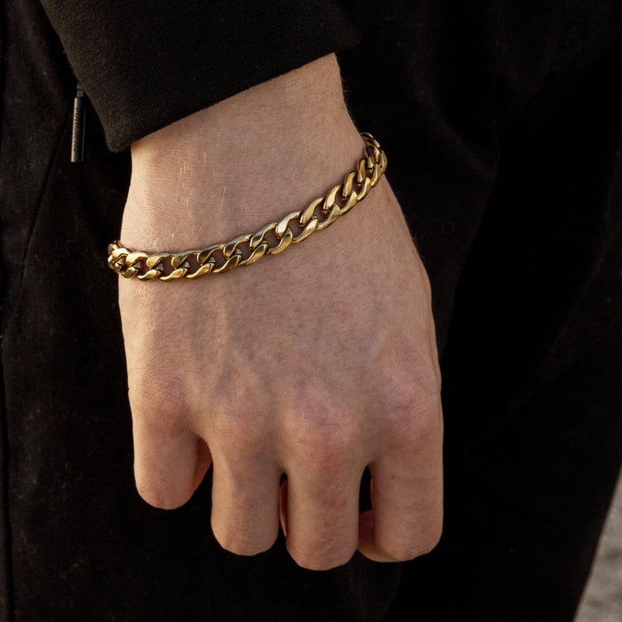 Designb Curb Chain Bracelet In Gold Stainless Steel - 9mm