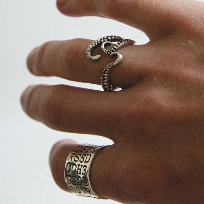 Designb Wrap Around Tentacle Ring In Silver