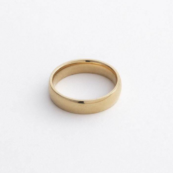designb Essential Band Ring in Gold stainless steel