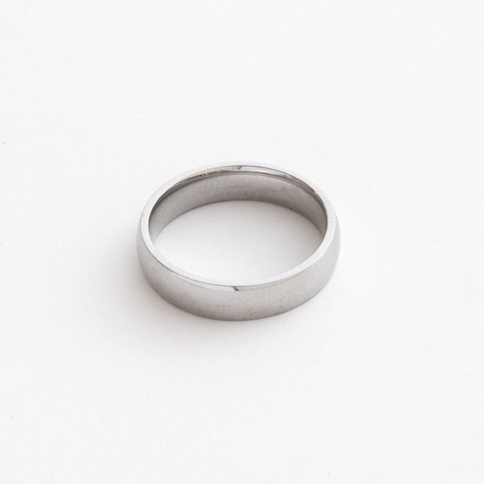 designb Essential Band Ring in Silver stainless steel