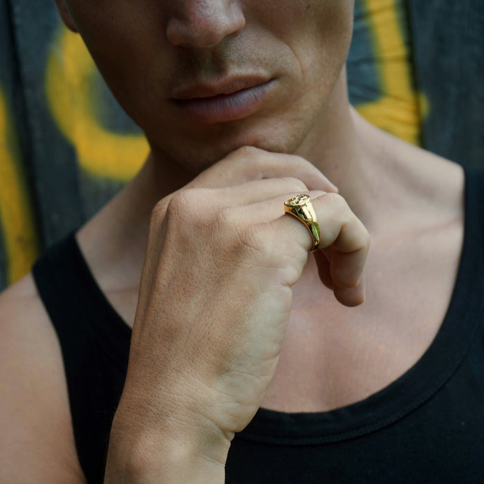 Designb Lost Souls - Cherub Signet Pinky Ring In Gold Stainless Steel