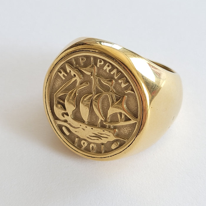 designb Lost Souls - Engraved Signet Ring in Gold Stainless Steel