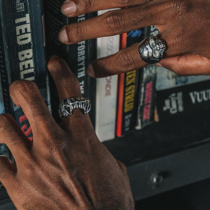 designb Lost Souls - Skull Ring in Silver Stainless Steel