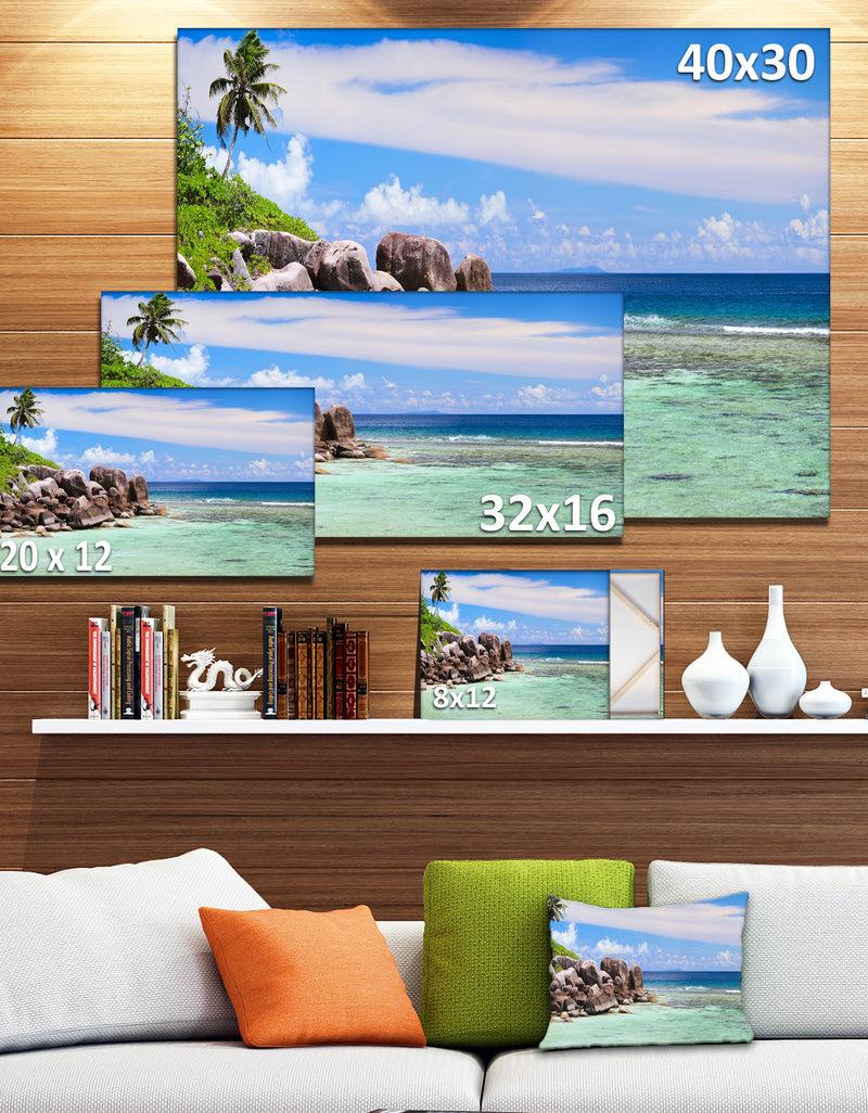 Designq Beautiful Seychelles Rocky Coast - Landscape Wall Art Canvas Print