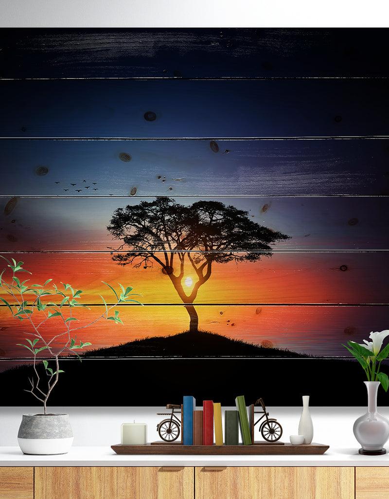 designq Beautiful Sunset over Lonely Tree - Landscape Print on Natural Pine Wood