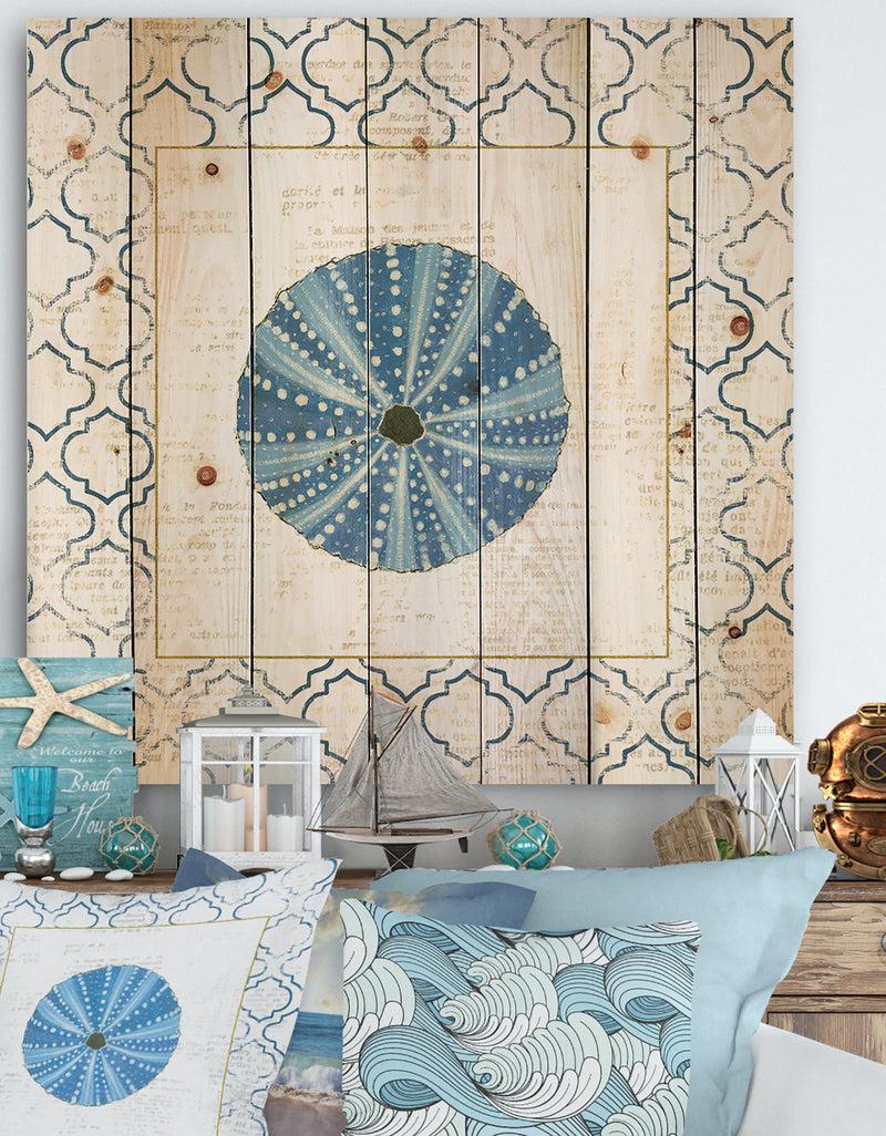 designq Blue Conch Shell On Blue Coastal Pattern - Nautical & Coastal Print on Natural Pine Wood