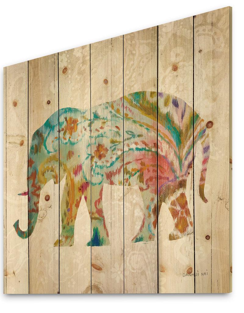 Designq Boho Paisley Elephant II - Bohemian & Eclectic Print On Natural Pine Wood