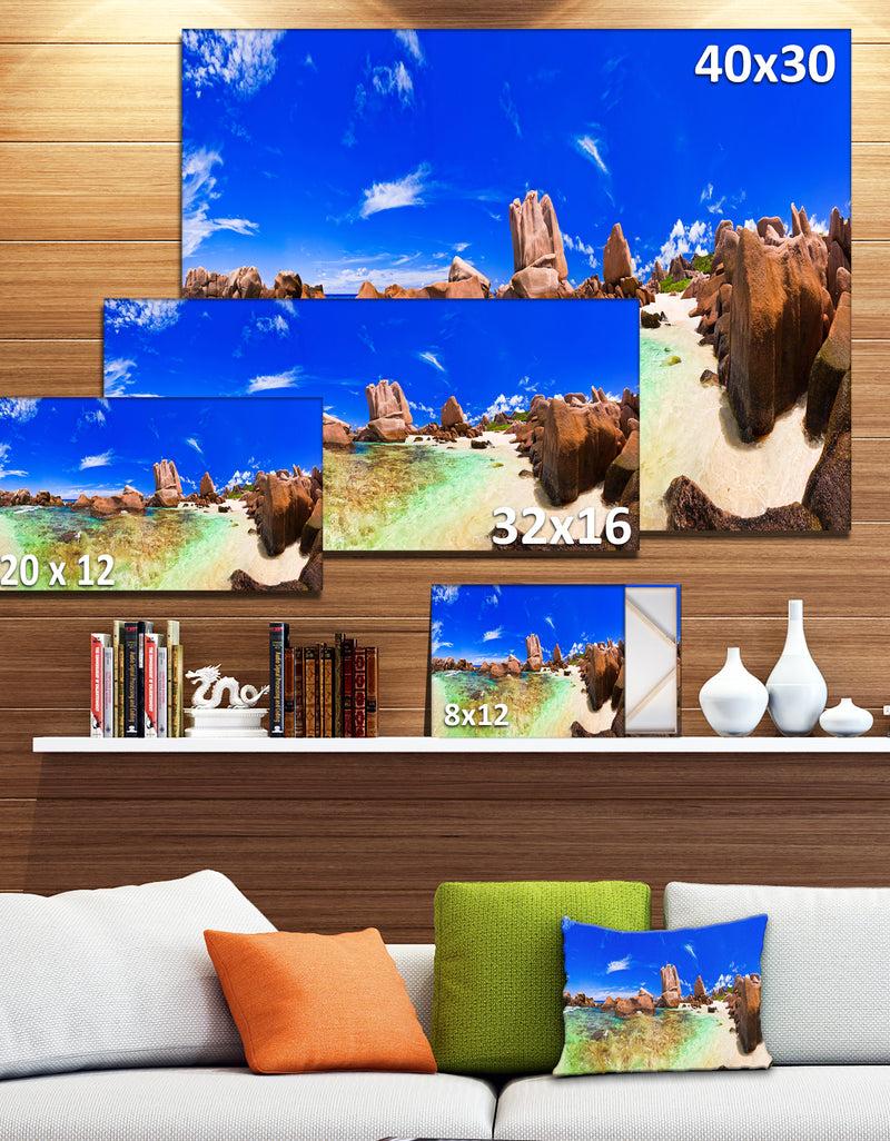 Designq Bright Tropical Beach Panorama - Landscape Photo Canvas Print