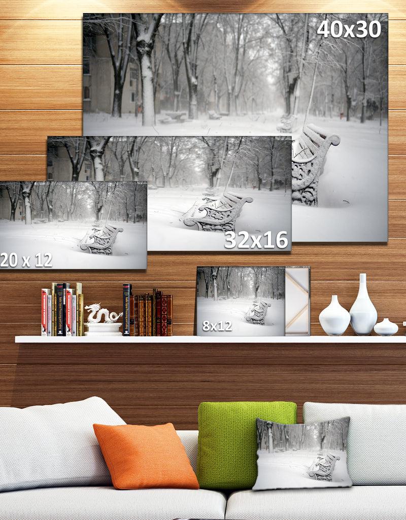 Designq Design Canvas Art Print 'Benches In Park Covered With Snow - Extra Large Landscape Canvas Art Print