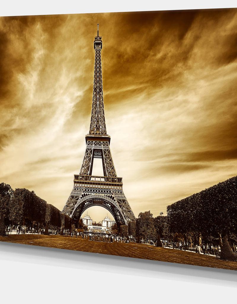 Designq Eiffel Tower In Grey Shade - Landscape Photo Canvas Print