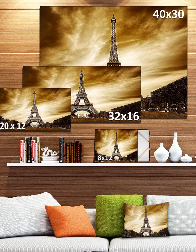 Designq Eiffel Tower In Grey Shade - Landscape Photo Canvas Print