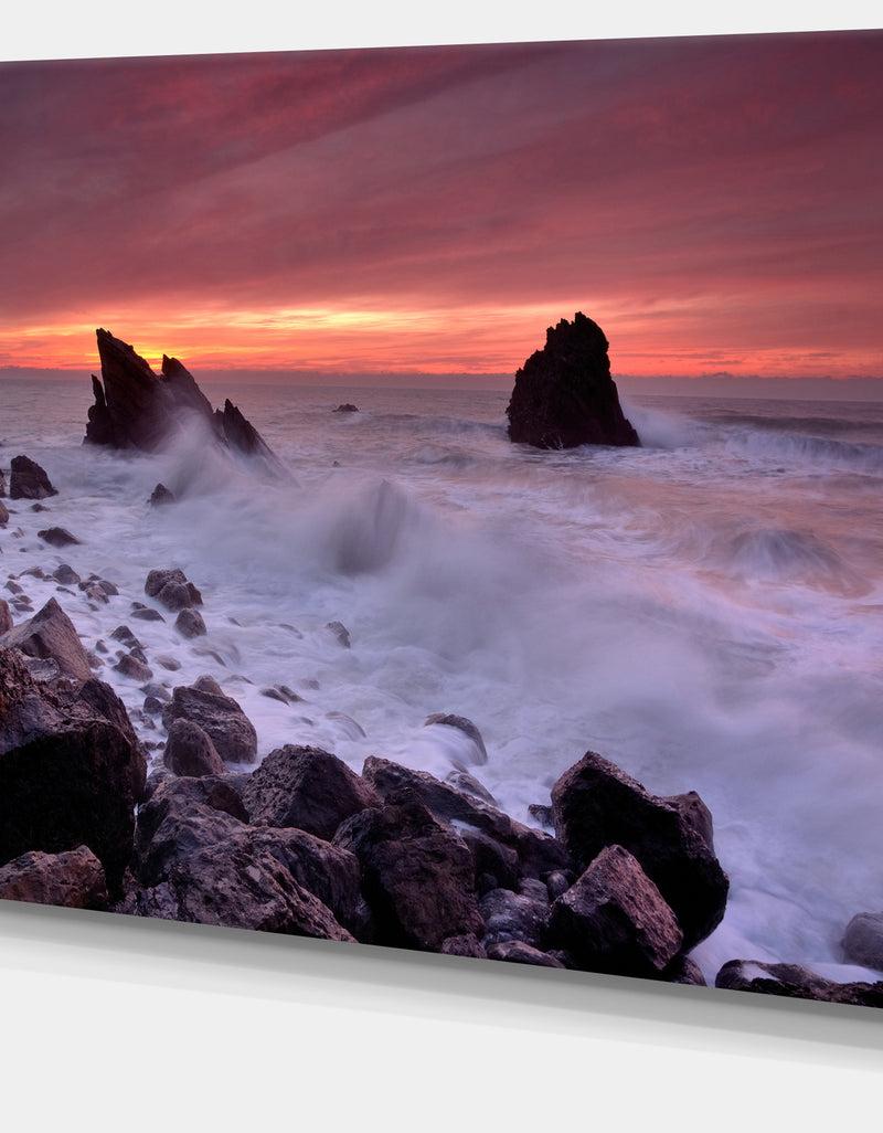 Designq Force Of Sea Hitting Rocky Coast - Contemporary Seascape Art Canvas