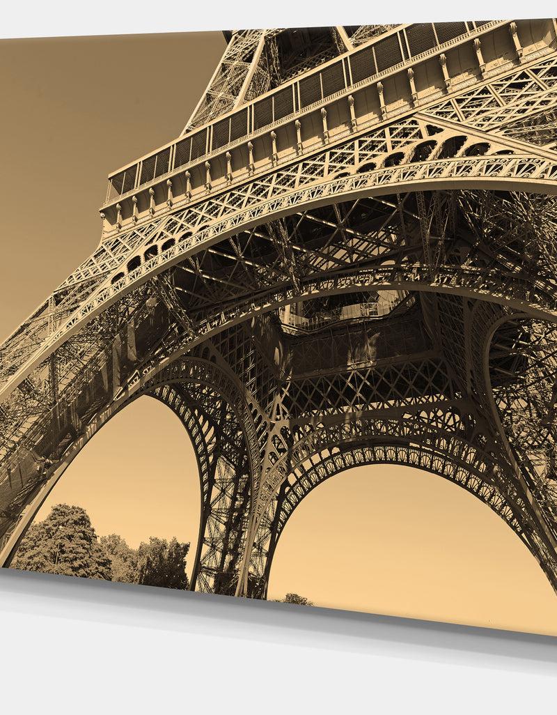 Designq Iconic Paris Eiffel Tower Side View From Ground - Cityscape Canvas Print