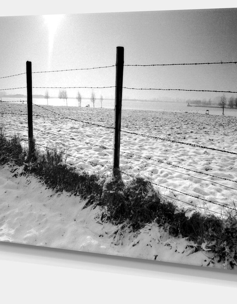 Designq Landscape In Snow With Fence - Oversized Beach Canvas Artwork