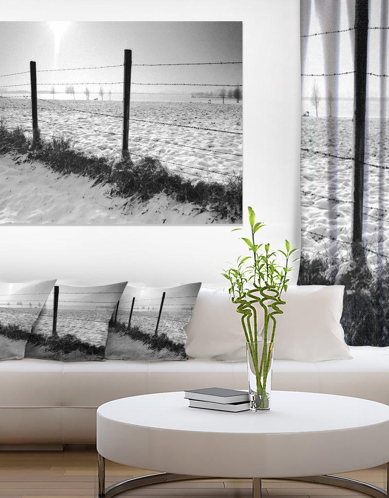 designq Landscape in Snow with Fence - Oversized Beach Canvas Artwork