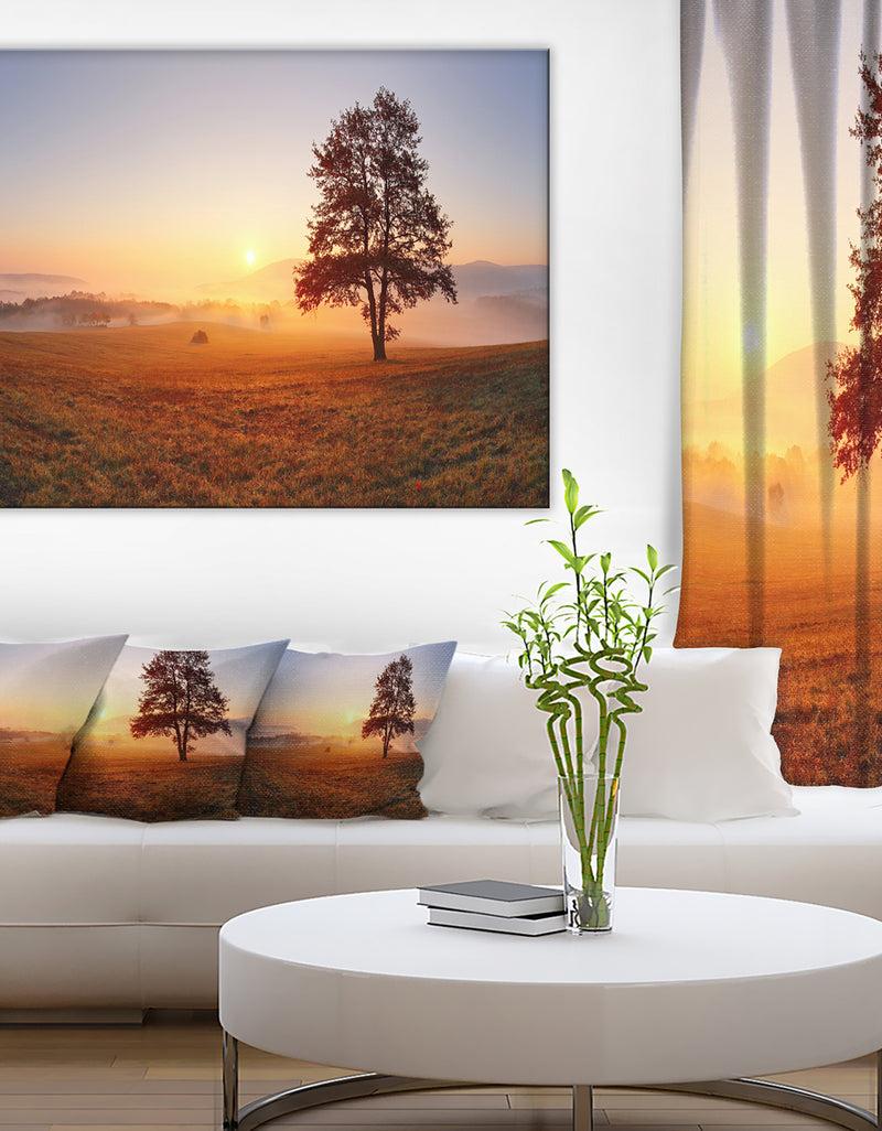 designq Lonely Tree at Sunset - Landscape Photography Canvas Print