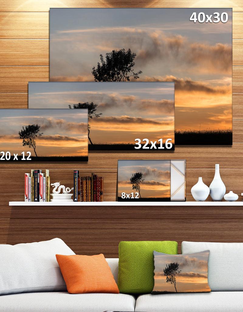 Designq Lonely Tree Silhouette Leftwards - Landscape Art Print Canvas