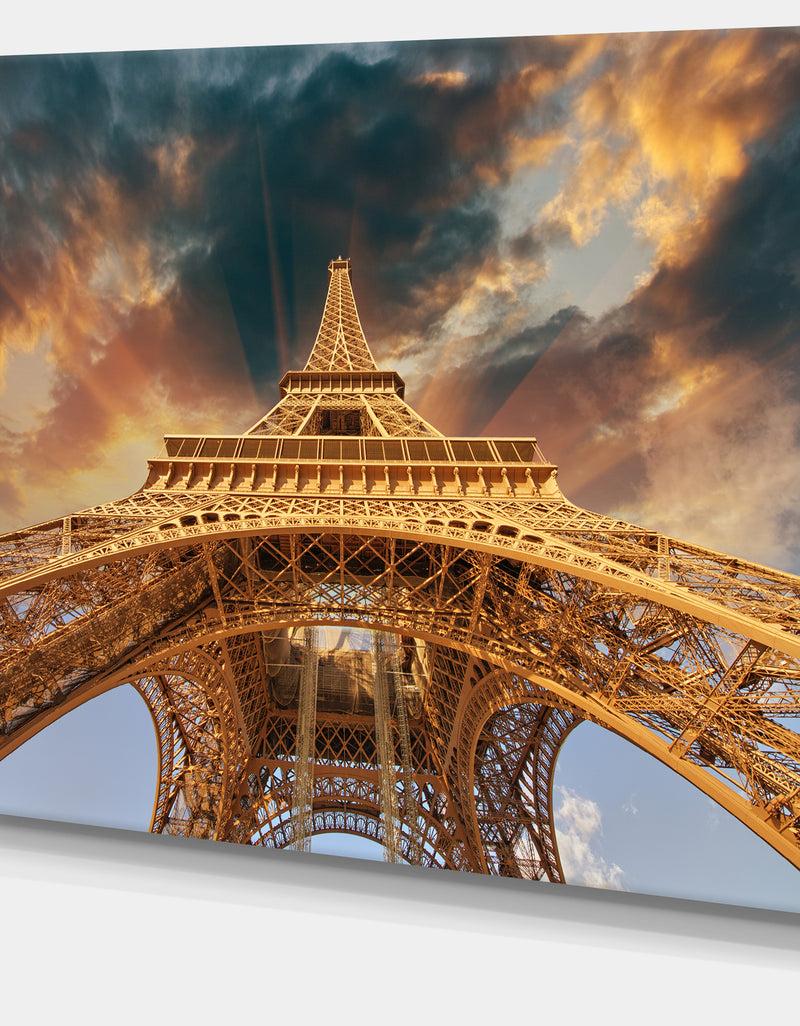 Designq Paris Eiffel Tower In Paris With Sunset Colors - Cityscape Canvas Print