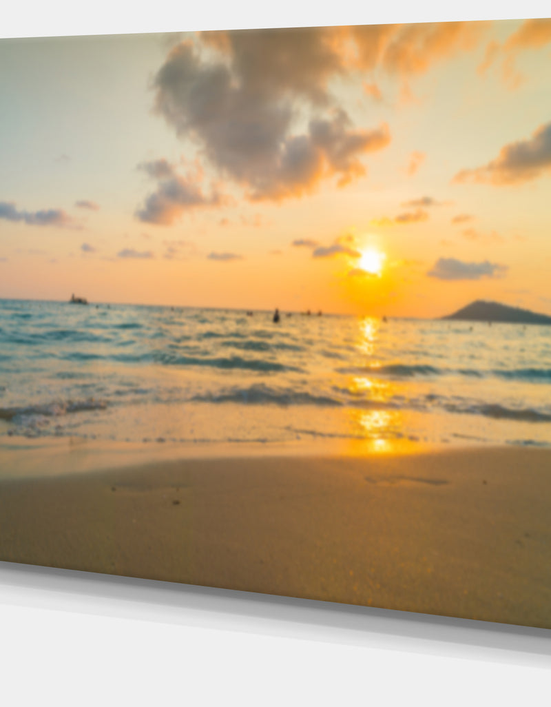 Designq Stylish Blur Sunset Over The Sea - Seashore Wall Art On Canvas