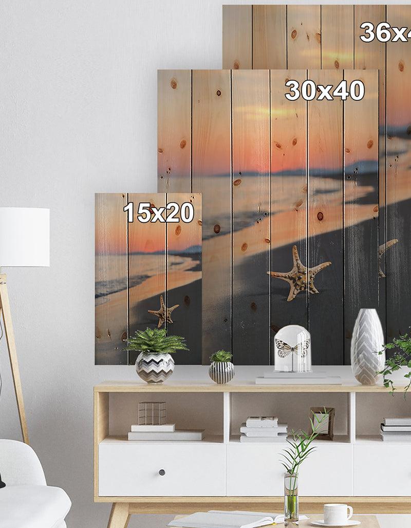 Designq Summer Beach With Starfish - Beach And Shore Print On Natural Pine Wood