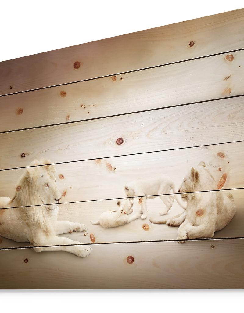 Designq White Lion Family - Animal Print On Natural Pine Wood