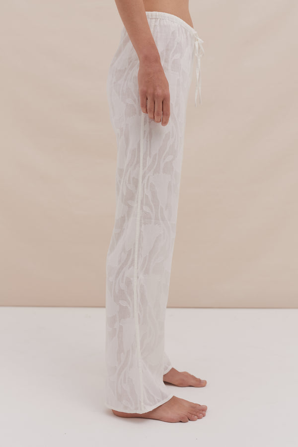 Desmond & Dempsey Floral Jacquard White