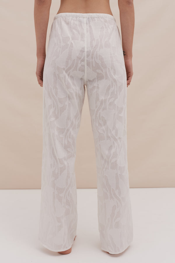 Desmond & Dempsey Floral Jacquard White