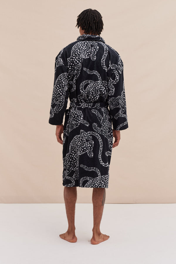Desmond & Dempsey Unisex Towel Robe Jag Print Black