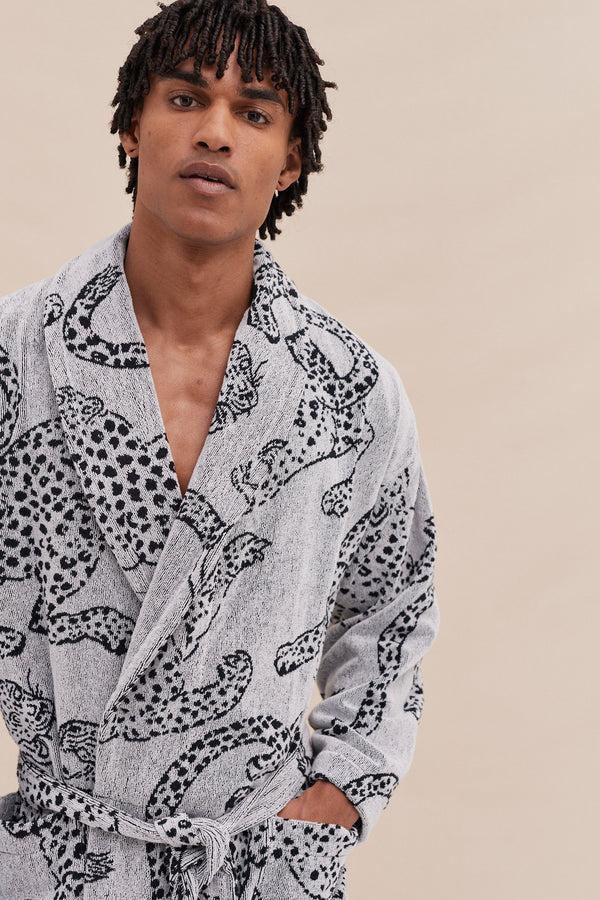 Desmond & Dempsey Unisex Towel Robe Jag Print Cream