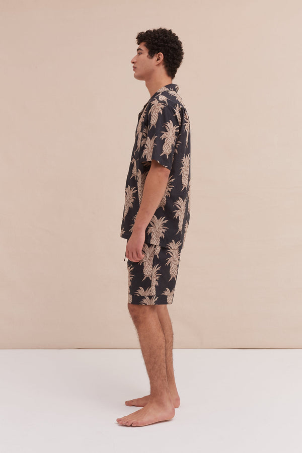 Desmond & Dempsey Men's Cuban Pyjama Set Howie Pineapple Print Black/Gold