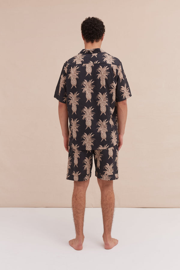 Desmond & Dempsey Men's Cuban Pyjama Set Howie Pineapple Print Black/Gold