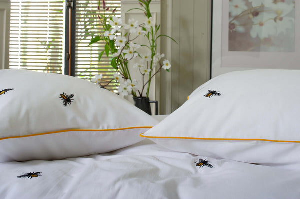 Deyongs Bees Embroidered Cotton Duvet Set