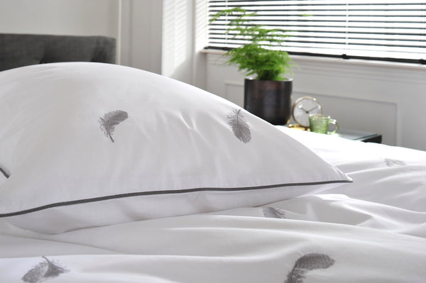 Deyongs Feathers Embroidered Cotton Duvet Set