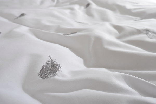 deyongs Feathers Embroidered Cotton Duvet Set