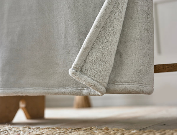 Deyongs Hardwick Heavyweight Sherpa Throw