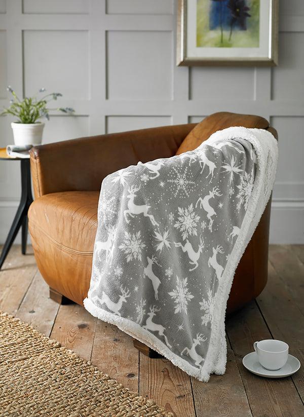Deyongs Harts Sherpa Printed Soft Fleece Throw