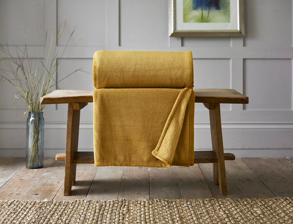 Deyongs Snuggle Touch Microfibre Throw