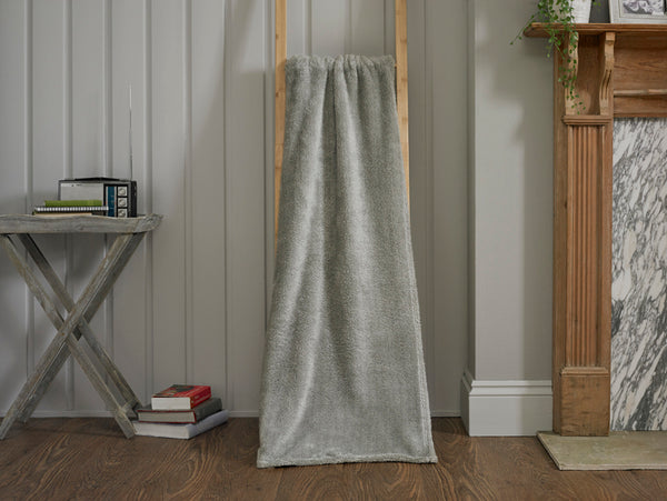 Deyongs Teddington Furry Fleece Throw