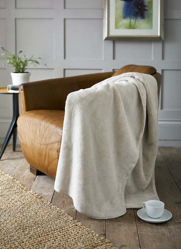 Deyongs Windsor Heavyweight Sherpa Throw