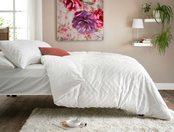 Deyongs Zig Zag Tufted Microfibre Duvet Set