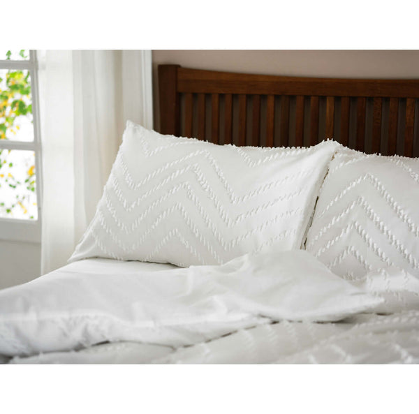 Deyongs Zig Zag Tufted Microfibre Duvet Set