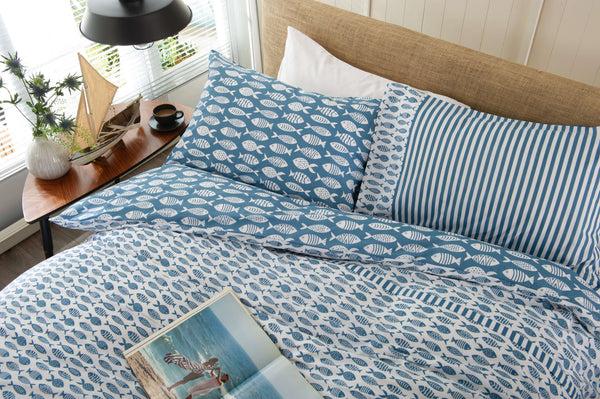 Deyongs LC Small Fish Reversible Duvet Set With Fabric Bag