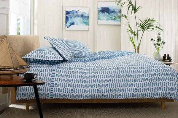 Deyongs LC Small Fish Reversible Duvet Set With Fabric Bag