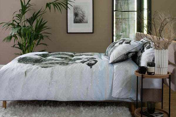 Deyongs Penguin Huddle Cotton Duvet Set With Fabric Bag