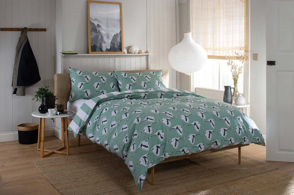 deyongs Sedge Green Reversible Duvet Set with Fabric Bag